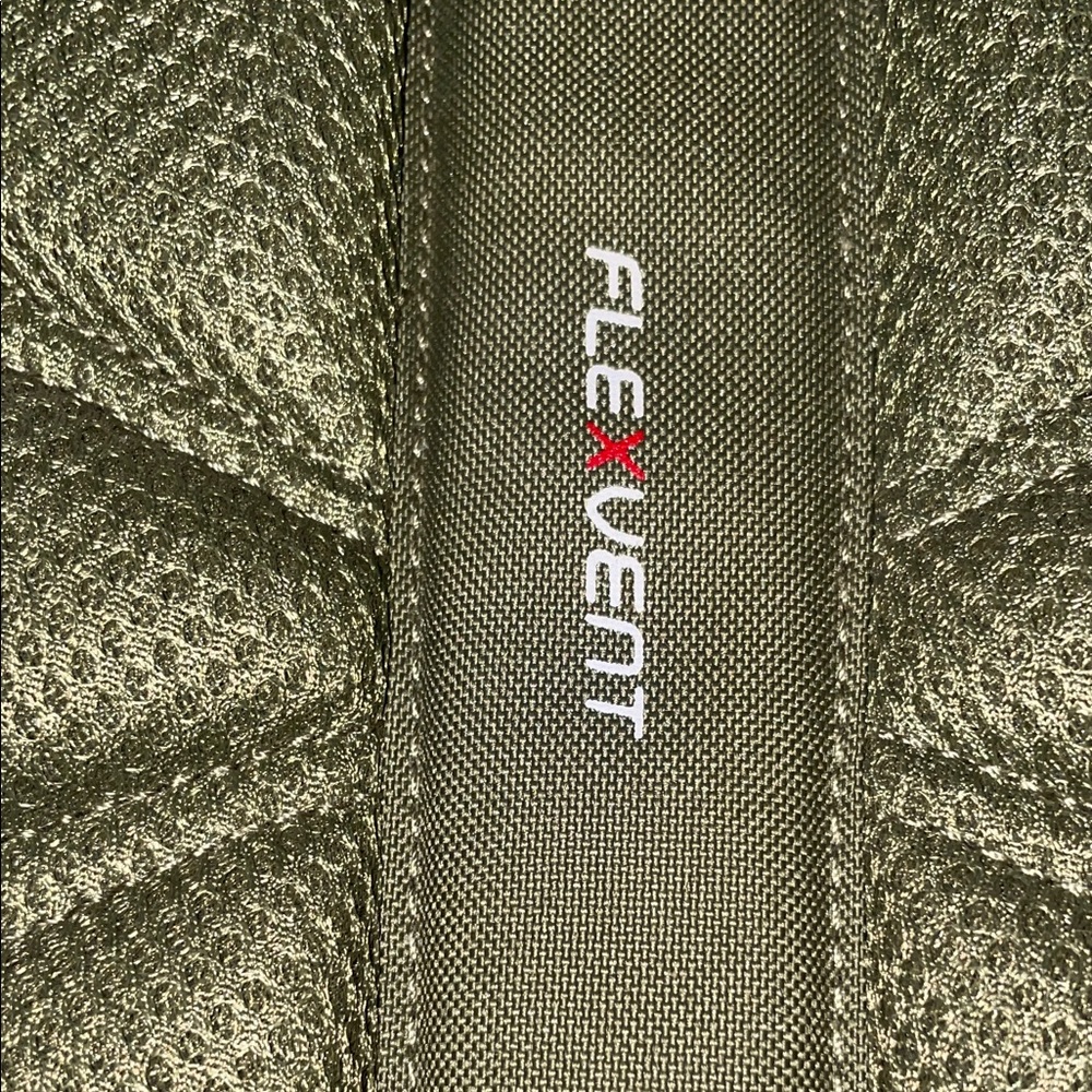 The North Face Jester Men's or Women’s Green, Camouflage Backpack. - Picture 5 of 6
